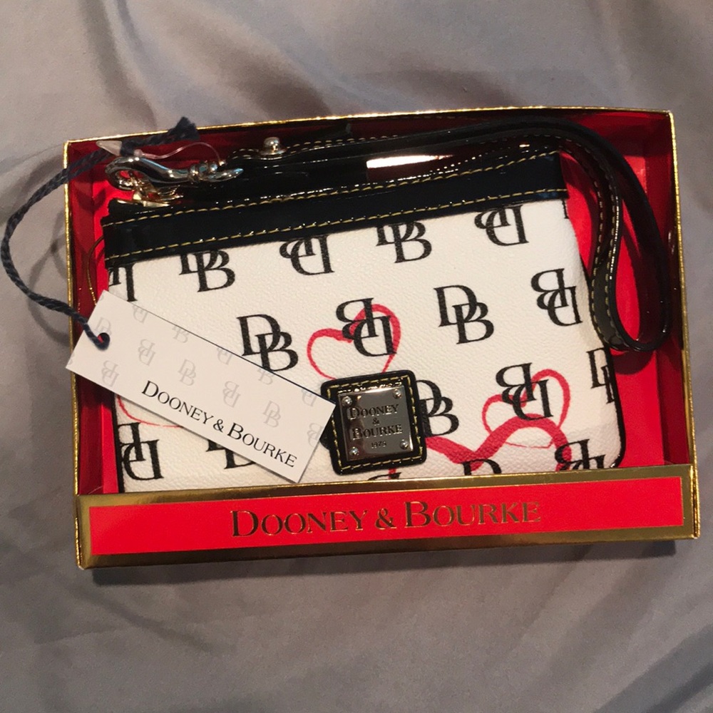 Dooney&Bourke Black/White Small Wristlet